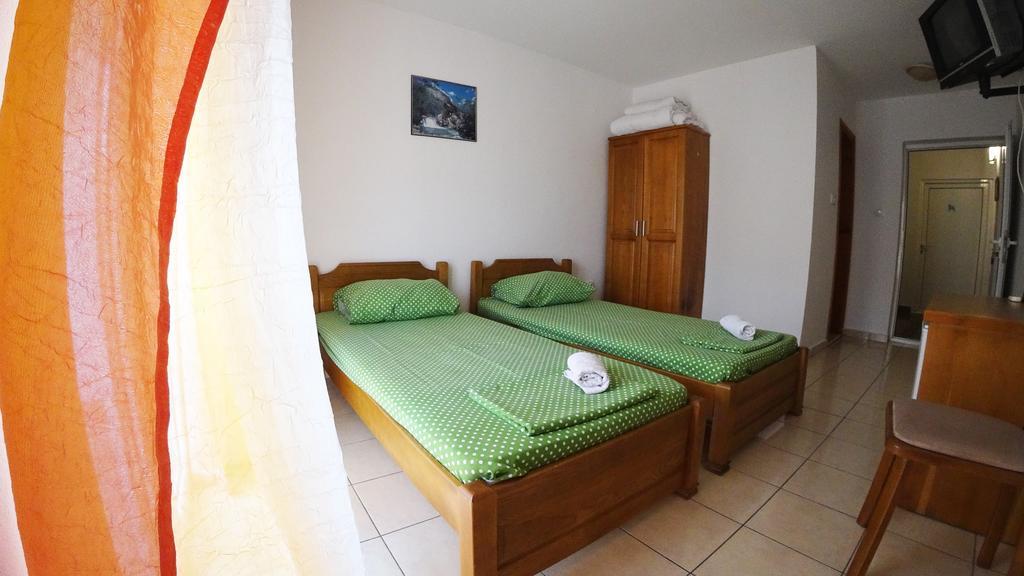 Guesthouse Sun Hostel Budva Ngoại thất bức ảnh