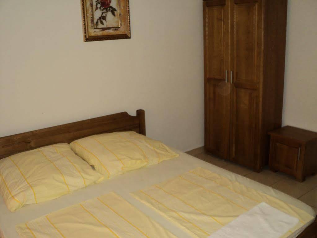 Guesthouse Sun Hostel Budva Ngoại thất bức ảnh