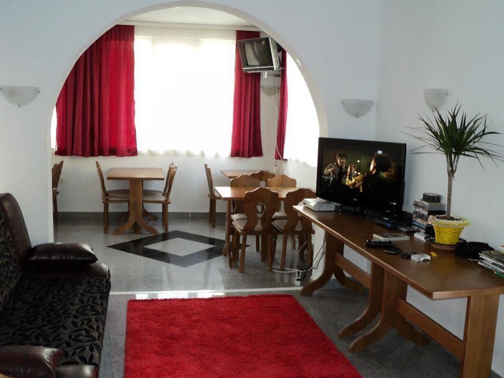 Guesthouse Sun Hostel Budva Ngoại thất bức ảnh
