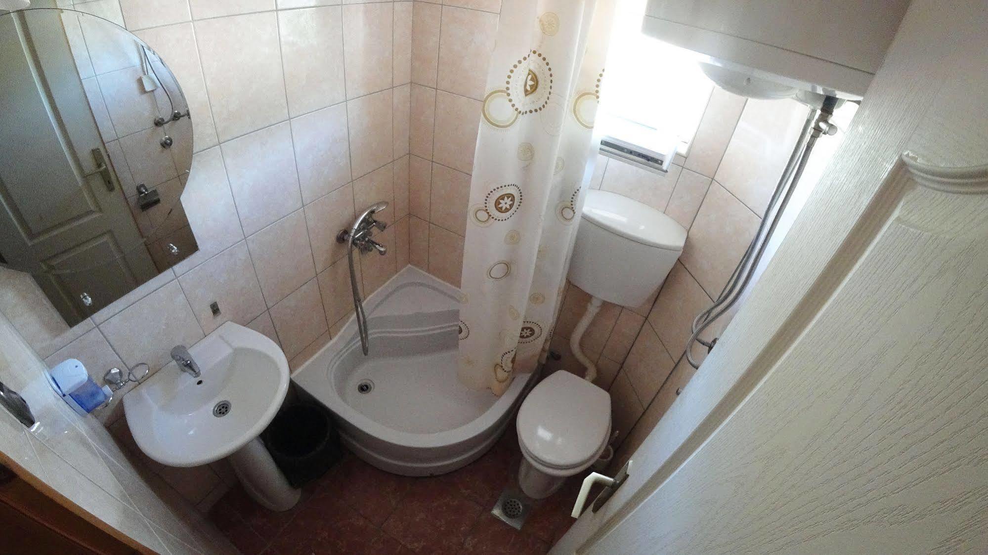 Guesthouse Sun Hostel Budva Ngoại thất bức ảnh
